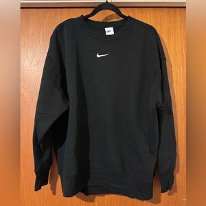 Nike Sportswear Phoenix Fleece Women's Oversized Crew-Neck Sweatshirt.